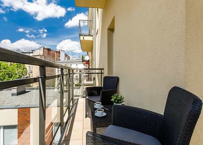 Hotel Let's - Arianska 6