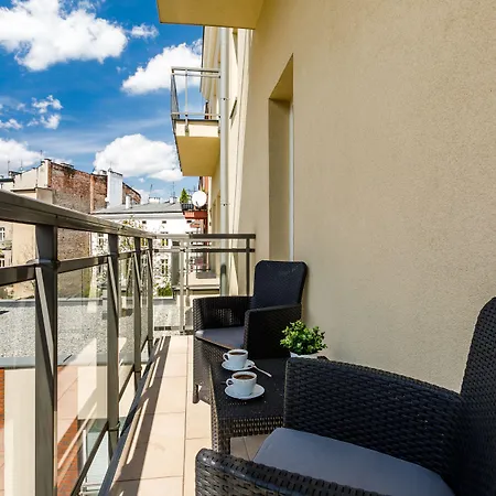 Hotel Let's - Arianska 6